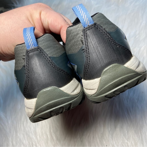 Merrell women’s trail hiking shoes - Picture 3 of 6